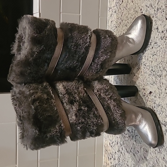 WOMENS MICHAEL KORS GUNMETAL SILVER CARLIE FUR BOOTS SIZE 8.5 - Picture 7 of 9